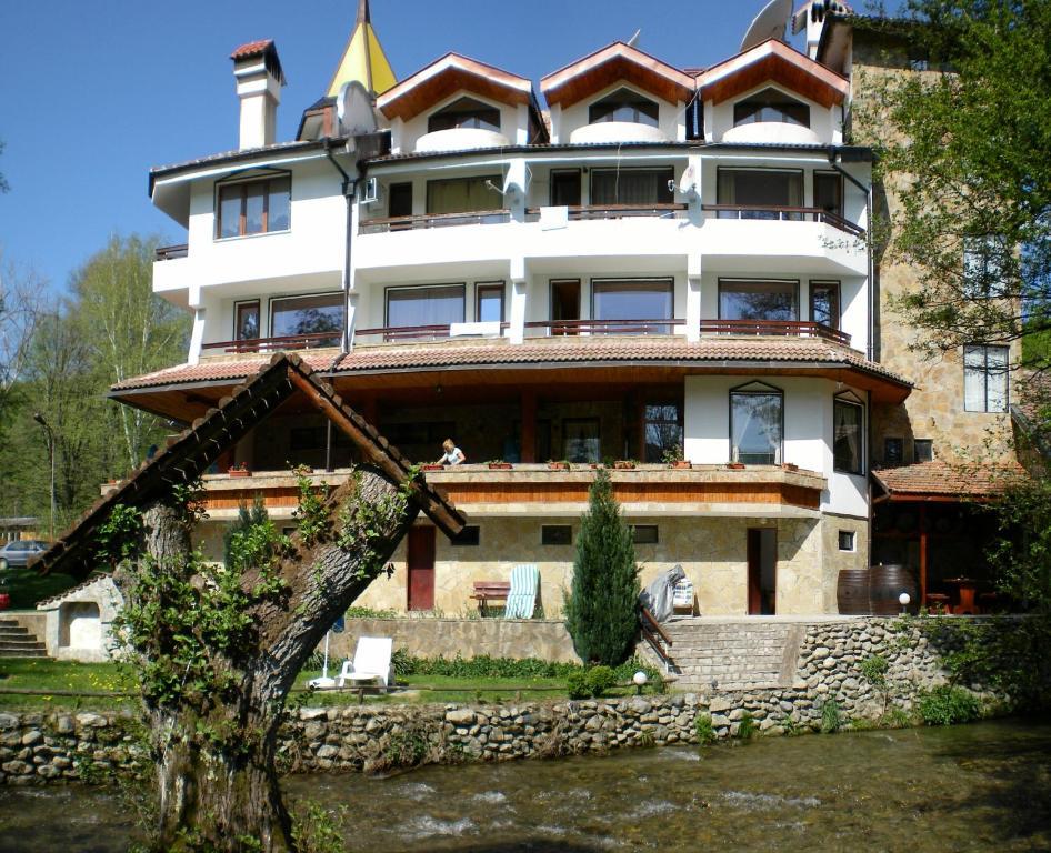 Hotel Paradise Place Kalofer Exterior foto